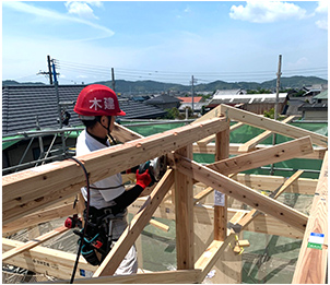 建て方事業の作業風景